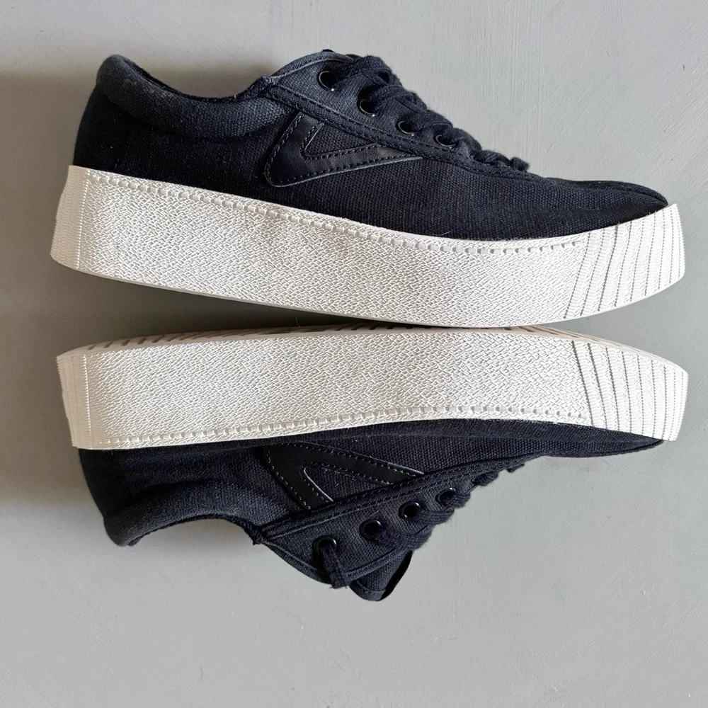 TRETORN Nylite Bold Lace Up Canvas Platform Sole Sneakers - Picture 3 of 7